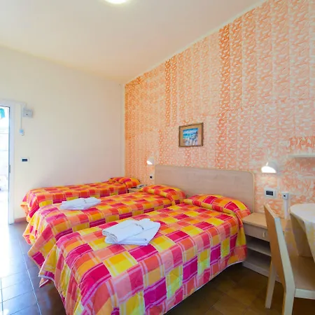 Losanna 3* リミニ