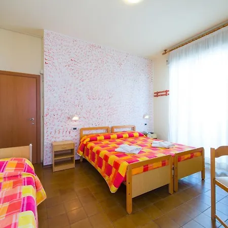 Losanna 3* リミニ